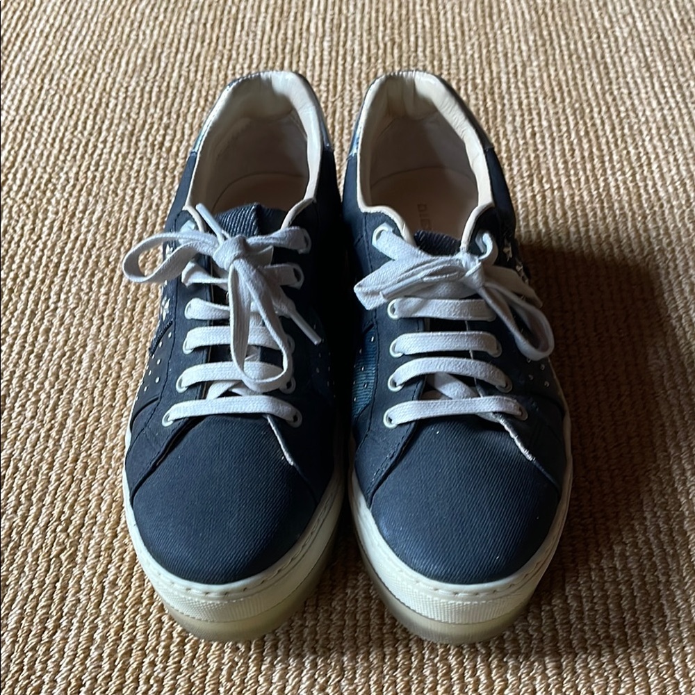Diesel Women's Sneakers - Navy and White